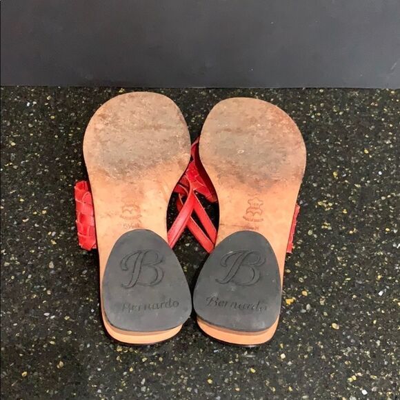 Bernardo Woven Toe Ring Sandals - Picture 5 of 7